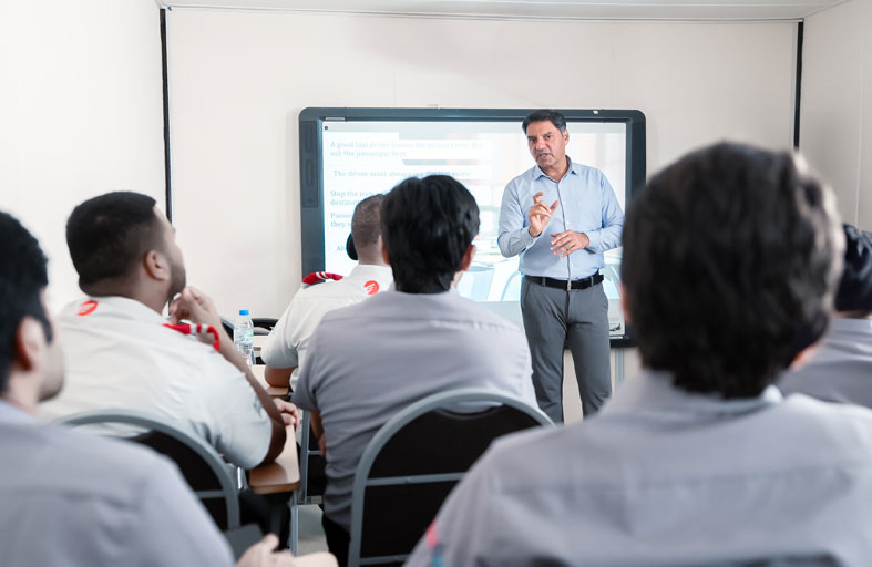 هيئة النقل عجمان  تنقل أكثر من 35 ألف راكب في النقل البحري خلال النصف الأول من عام 2025