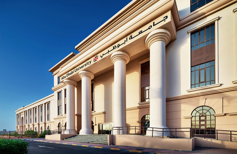 أعضاء من هيئة التدريس في كلية الهندسة بجامعة أبوظبي ضمن قائمة أفضل 2 % من الباحثين في العالم لعام 2023
