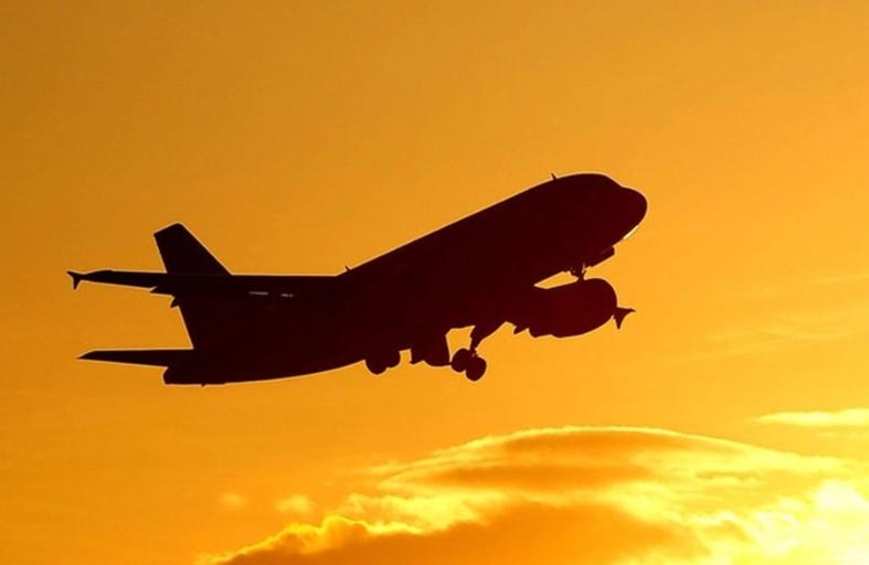 إنذار كاذب بقنبلة.. ومقاتلة ترافق الطائرة