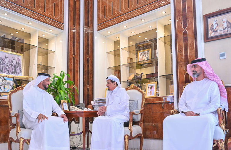 حميد بن راشد يستقبل عبدالله آل حامد