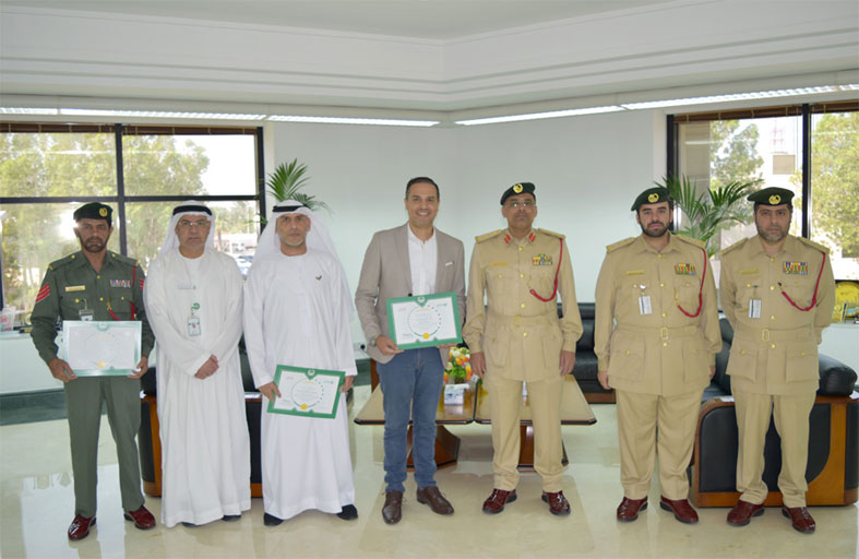 شرطة دبي تكرم المتميزين والمتعاونين ضمن مبادرة «تَراكم في عيونّا»
