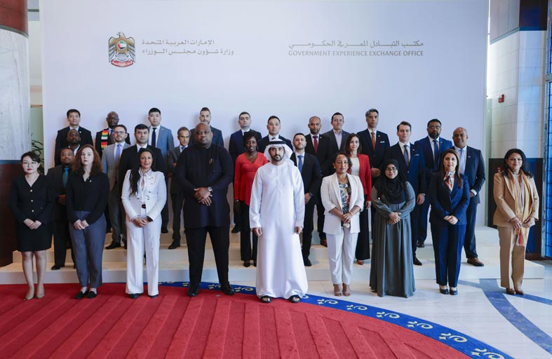 حمدان بن محمد يلتقي قيادات عالمية مشاركين في البرنامج الدولي للمدراء الحكوميين