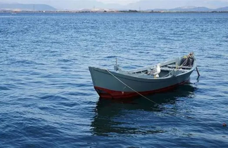 العثور على 4 عُمانيين فقدوا في عرض البحر