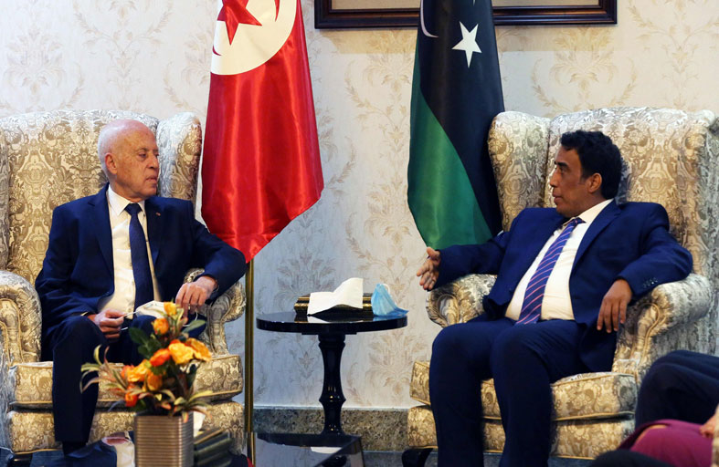  الرئيس التونسي يلتقي محمد المنفي خلال زيارة رسمية لليبيا 