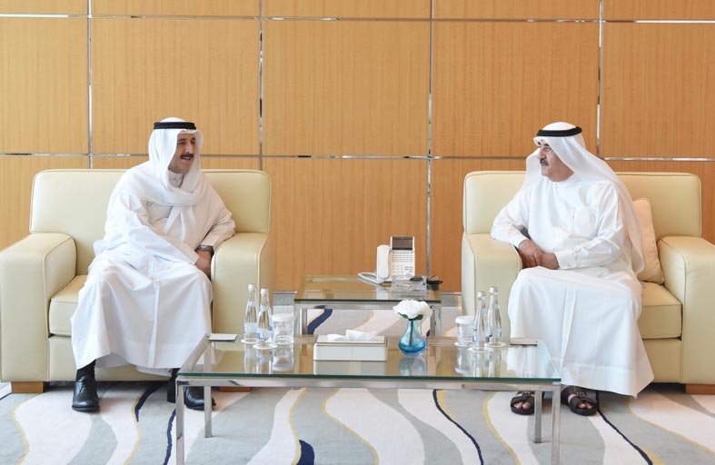 حاكم أم القيوين يستقبل قنصل عام الكويت 