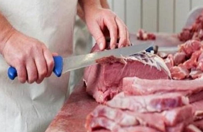 جزار يذبح شاباً بسبب طاجن لحم!