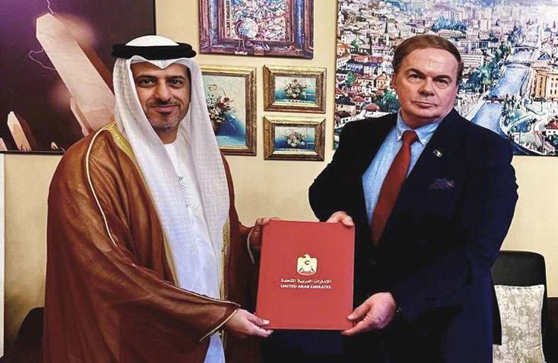 قنصل عام الإمارات لدى البوسنة والهرسك يقدّم البراءة القنصلية لوزارة الخارجية