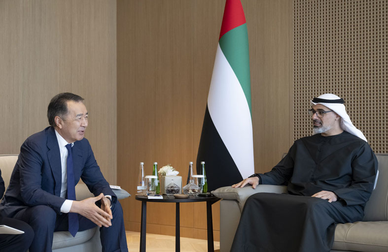 خالد بن محمد بن زايد يلتقي رئيس مجلس إدارة اللجنة الاقتصادية الأوراسية
