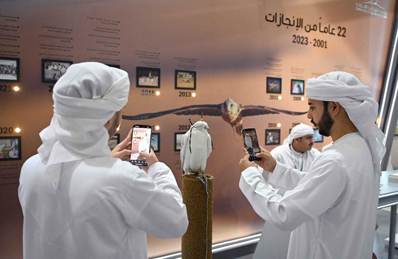 ماجد المنصوري: أبوظبي الدولي للصيد والفروسية منصة لصون التراث الإنساني