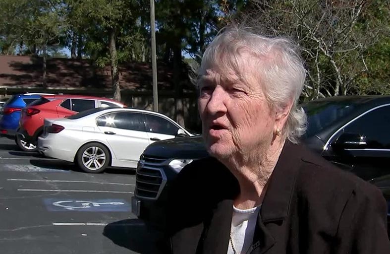 ثمانينية أمريكية تقترع للمرة الأولى في حياتها