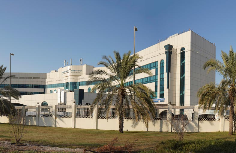 استئصال ناجح لورم بوزن 900 غرام من عنق مريض يبلغ من العمر 44 عامًا