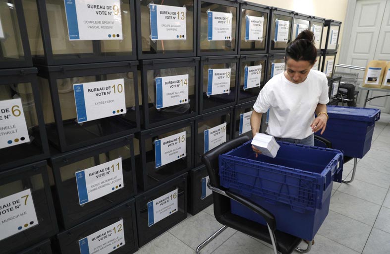 مرشح اليمين المتطرف في فرنسا يواجه بثقة رئيس الوزراء 