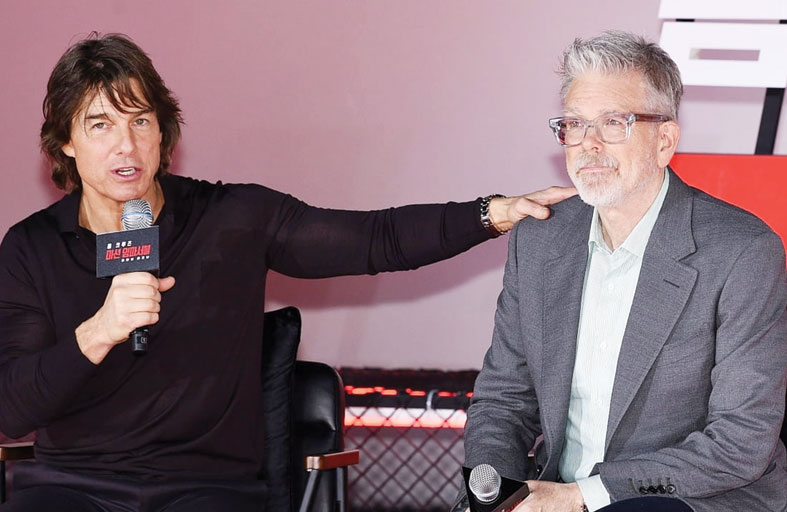 توم كروز يتجنب «رسوم ترامب»  في مؤتمر «المهمة المستحيلة»