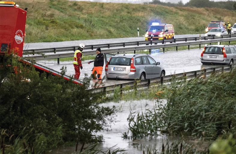 أمطار غزيرة تشل الحركة في السويد