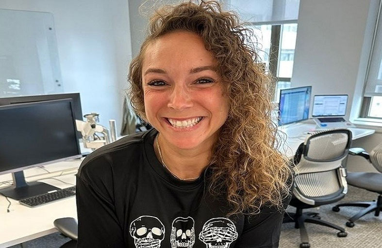 موظفة في تويتر تسخر من إيلون ماسك في آخر يوم عمل