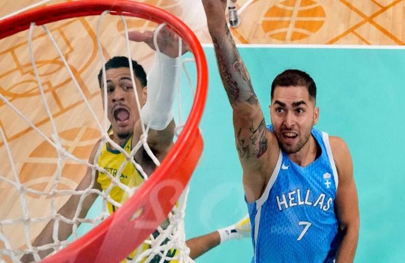 اليونان تحبط عودة أستراليا وتبقي على آمالها 