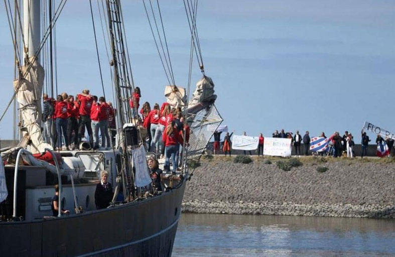 بسفينة قديمة عبروا المحيط الأطلسي.. وتحدوا كورونا