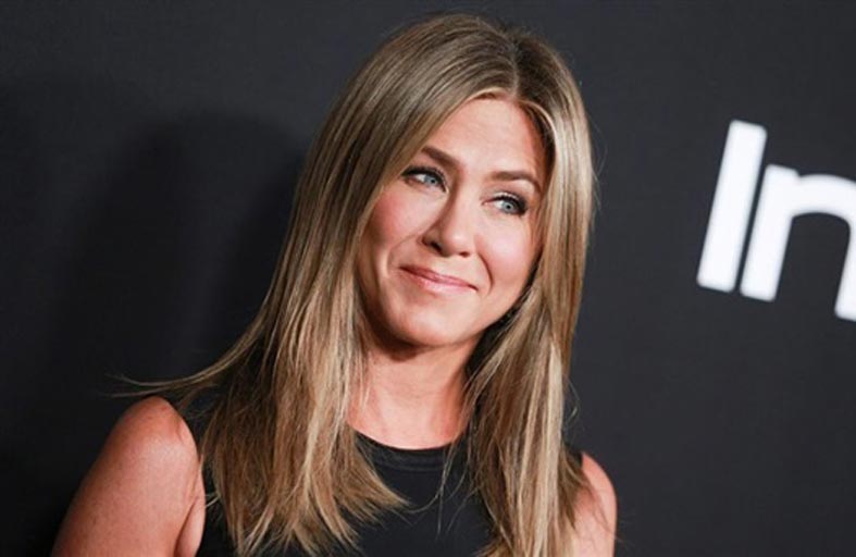 جينيفر أنيستون تكشف عن علاقاتها العاطفية