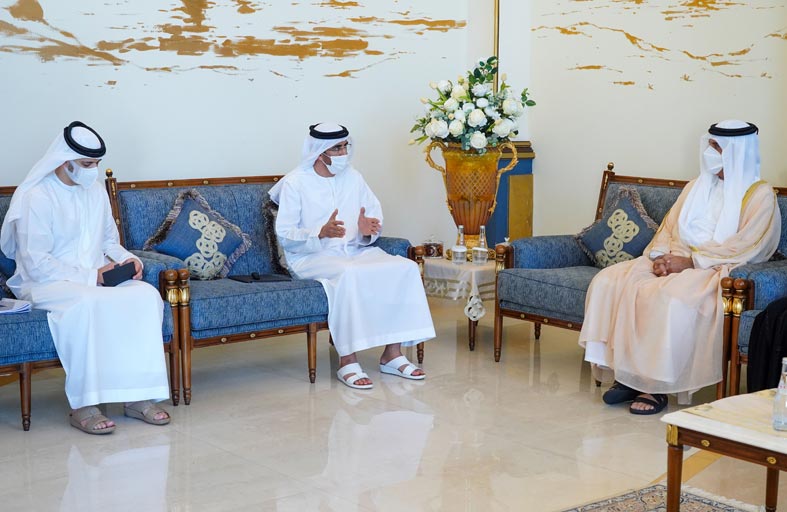 حاكم رأس الخيمة يطلع على خطط مجلس تنافسية الكوادر الإماراتية 