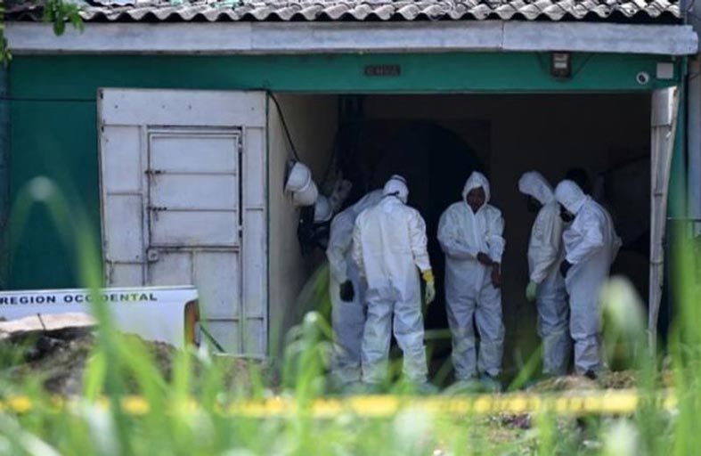 الضابط زعيم العصابة.. 14 جثة مدفونة بحديقة منزله