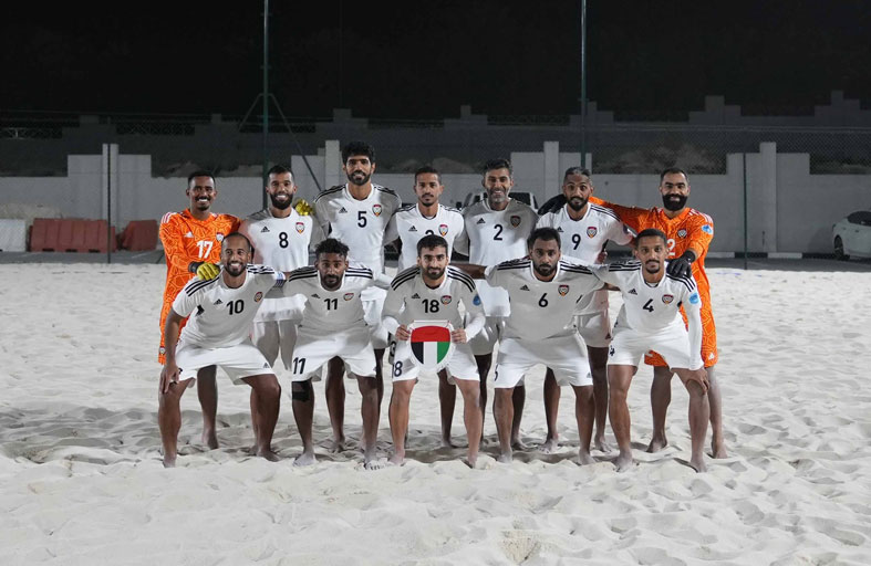 أبيض الشاطئية يهزم منتخب المكسيك بأربعة أهداف لثلاثة