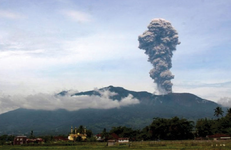 ثوران قوي جديد لبركان  في إندونيسيا 