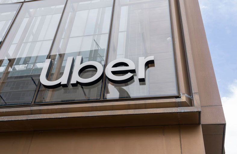 «أوبر» تعتزم نشر 20 ألف سيارة أجرة ذاتية القيادة خلال 6 سنوات