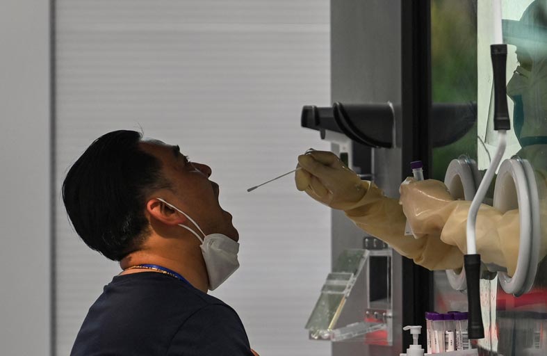 شنغهاي تخفف قيود مكافحة كوفيد-19 