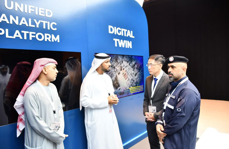 مدير عام دفاع مدني أبوظبي بالإنابة يطلع على أحدث الابتكارات بالمؤتمر والمعرض الدولي للبحث والإنقاذ