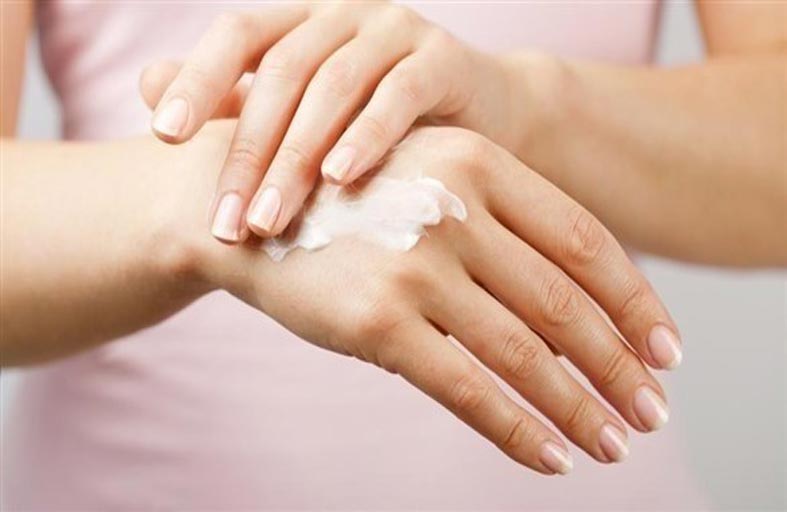 كيف تمنعين جفاف بشرتك مع الغسيل المتكرر؟