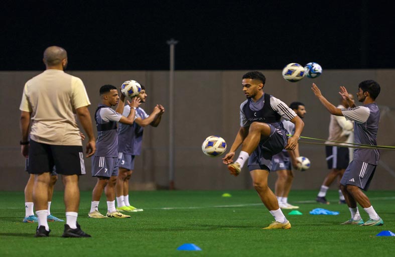 الأبيض الأولمبي يُواجه منتخب مصر في بطولة غرب آسيا اليوم