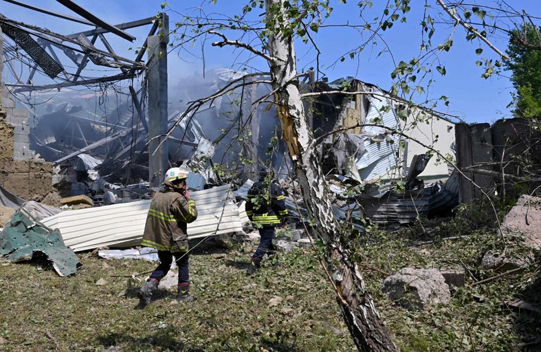 أوكرانيا تتبنى التراجع الدفاعي بمواجهة الهجوم الروسي