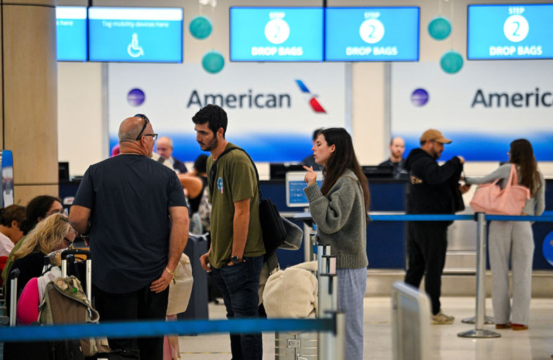 الطقس السيء يتسبب في إلغاء آلاف الرحلات الجوية في الولايات المتحدة