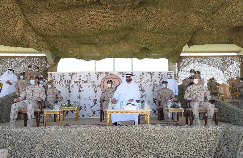 البواردي يشهد تخريج دورة الجامعيين الـ38 في كلية زايد الثاني العسكرية