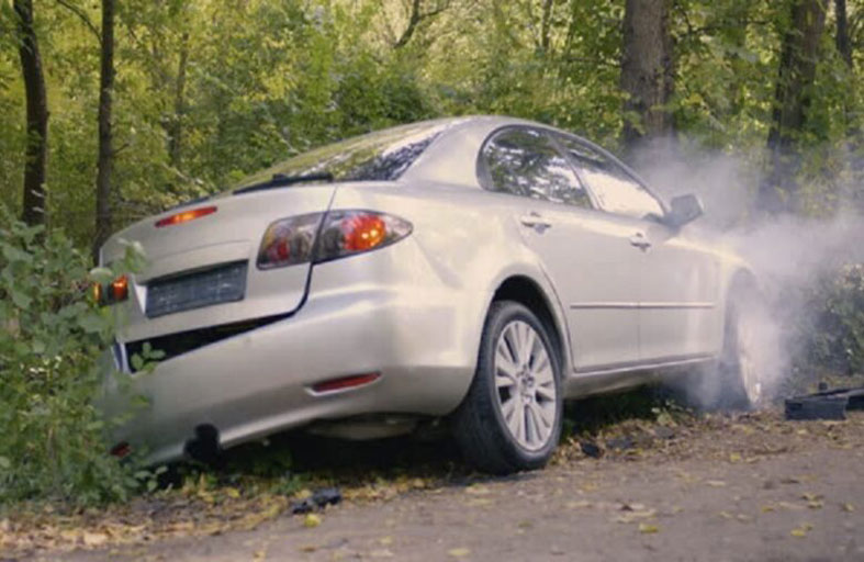 سيارة تدهس صاحبها 