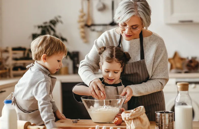 لماذا يفضل الأحفاد الجدة من جهة الأم؟