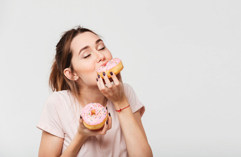 كيف تتجنب الإفراط في تناول الأطعمة المحببة؟