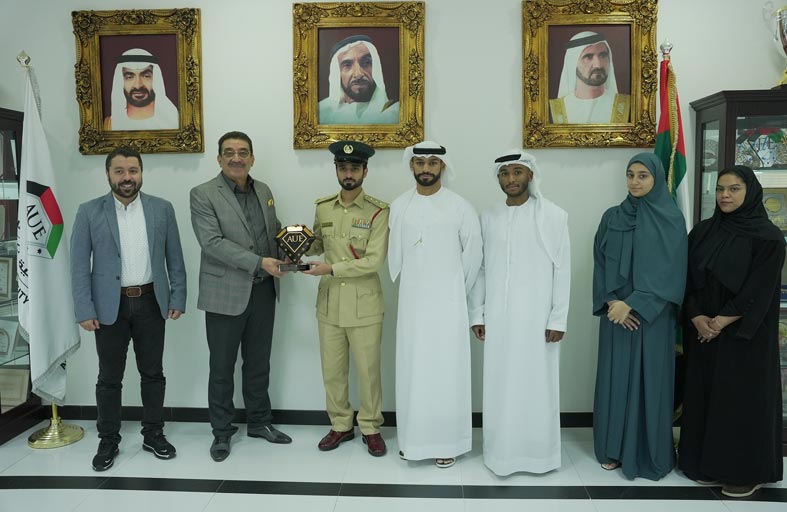 منح دراسية بقيمة 1,5 مليون درهم لمجلس شرطة دبي لطلبة الجامعات والكليات