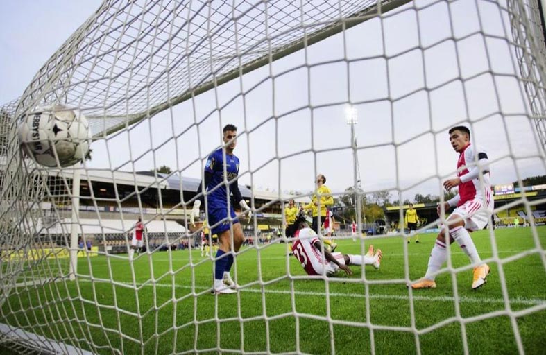 فوز تاريخي لأياكس في الدوري الهولندي «-13 صفر »