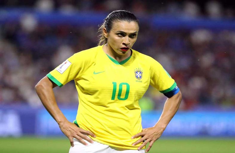  بيليه يشيد بمارتا بعد إنجازها التاريخي 