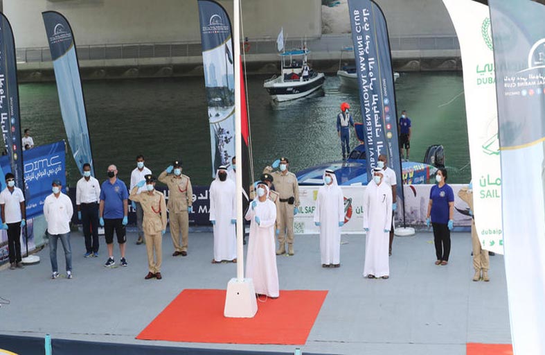 شرطة دبي والنادي البحري ..مبادرة مشتركة في يوم العلم