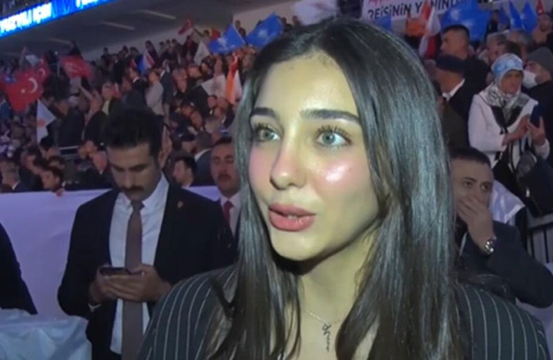 نيسا ألبتكين.. قصَّة أصغر مرشحة لعضوية برلمان تركيا