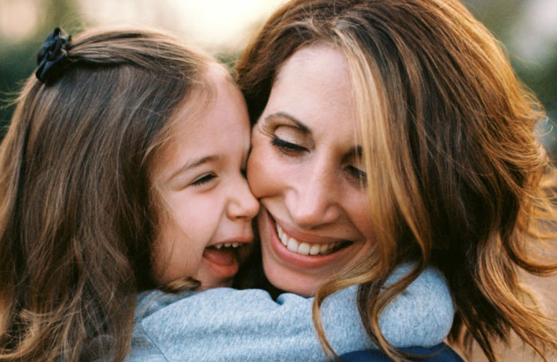 كيف يؤثر غياب أحد الوالدين على نمو الطفل؟