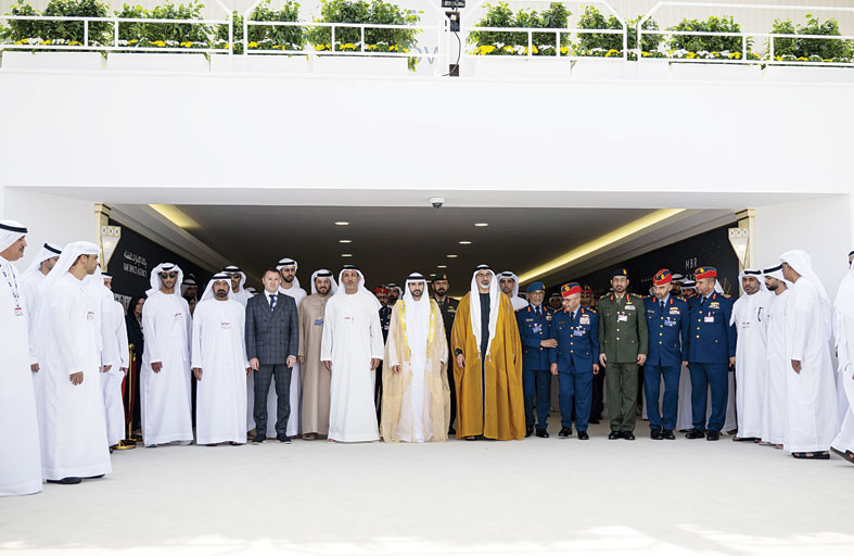 خالد بن محمد بن زايد وحمدان بن محمد بن راشد يستقبلان الوفود المشاركة في معرض دبي للطيران 2025