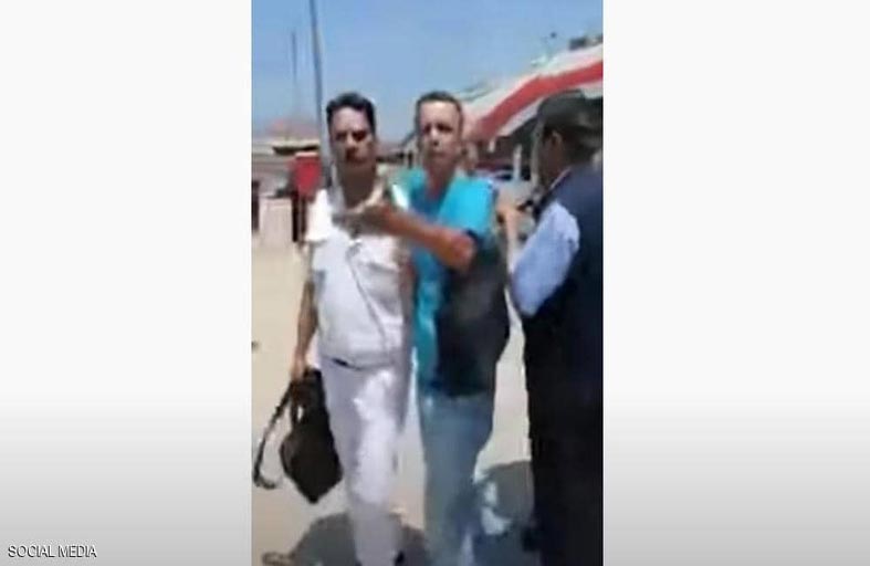 اعتدى على شرطي.. كمسري جديد يشعل الغضب 