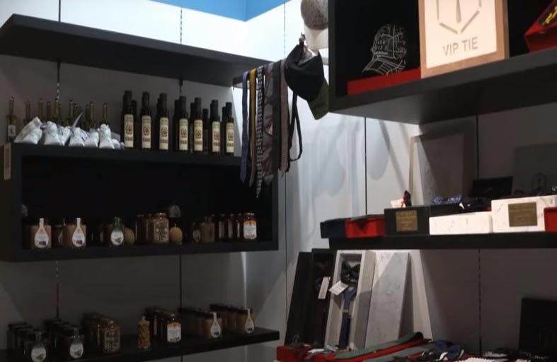 جناح ألبانيا يعرض مجسماً للسفن الحربية ومنحوتة مستوحاة من الأدب الألباني في اكسبو 2020 