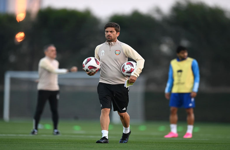 كوستا : منتخب الإمارات قدم مباراة بطولية أمام فلسطين في ظل النقص العددي