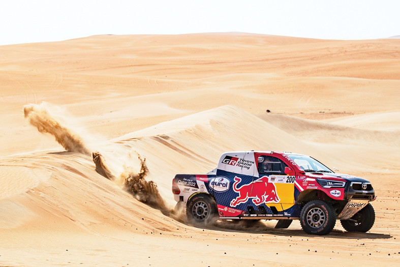 العطية يتصدر المرحلة الرابعة من رالي أبوظبي الصحراوي