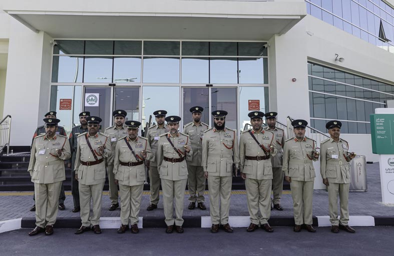 قائد عام شرطة دبي يتفقد مركز شرطة لهباب