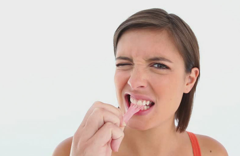 مضغ العلكة بعد الجراحة يمكن أن يساعد على الهضم